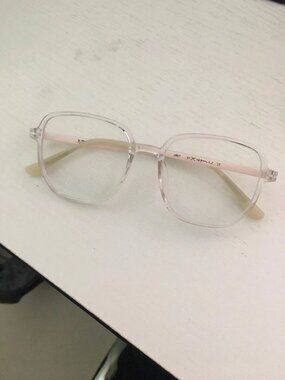 Blue light blocking glasses